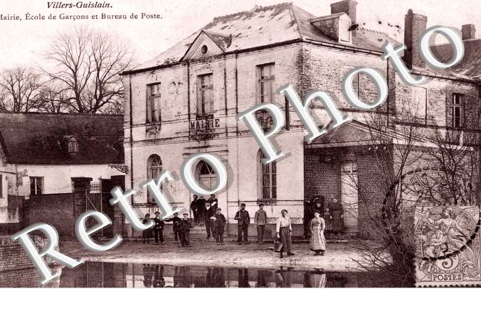 mairie - ecole des garcons et bureau de poste