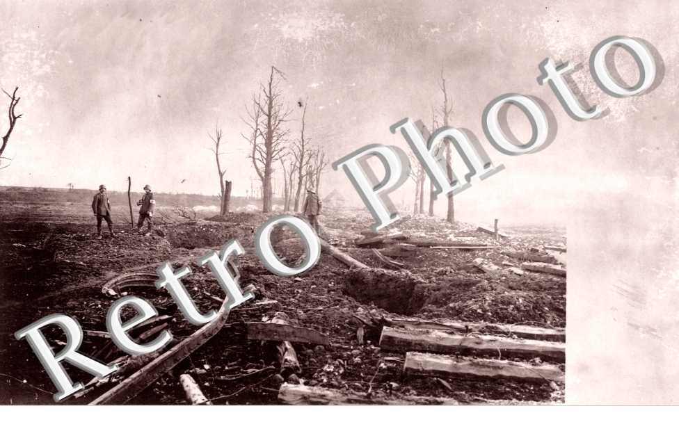 Une Voie Ferree Detruite - Ruines avec militaires allemands