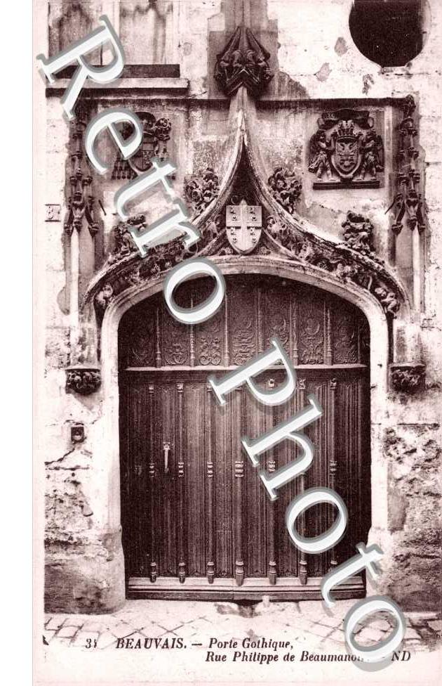 Portail Gothique rue Philippe de Beaumanoir