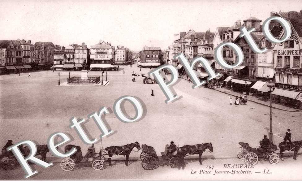 la Place Jeanne Hachette