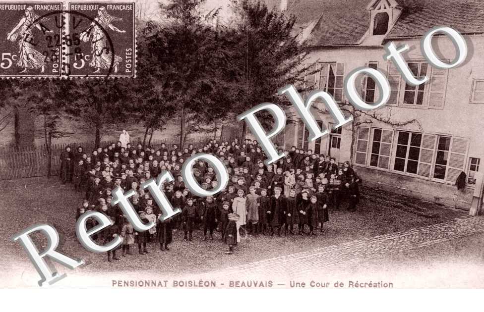 pensionnat Boisleon - une cour de recreation