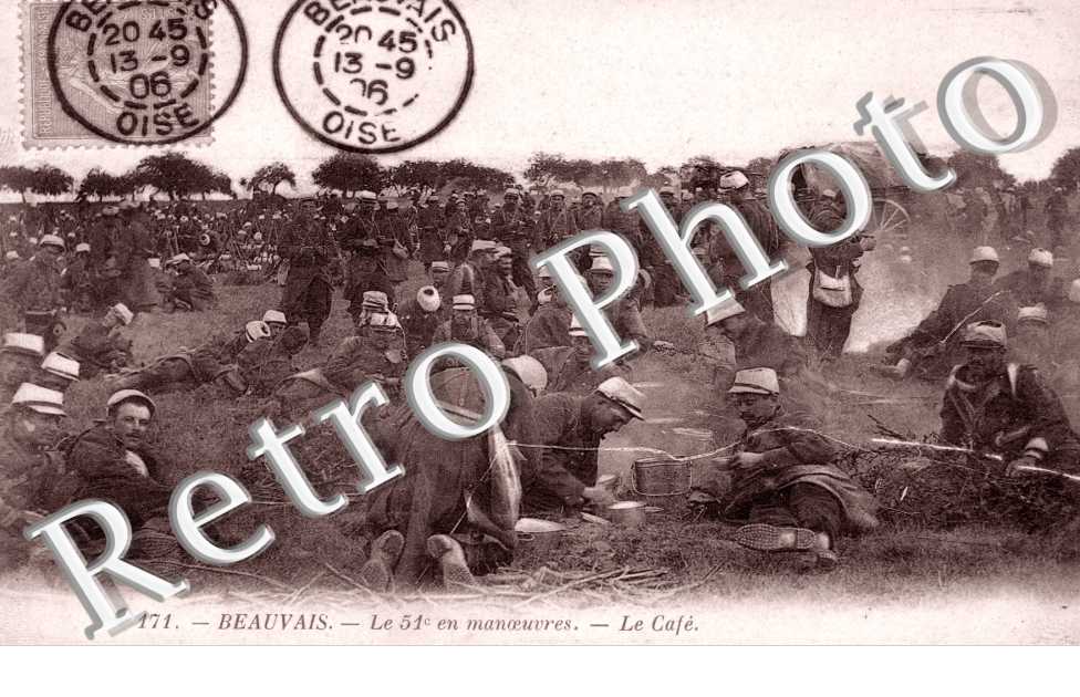 le 51 en manoeuvres, le Cafe