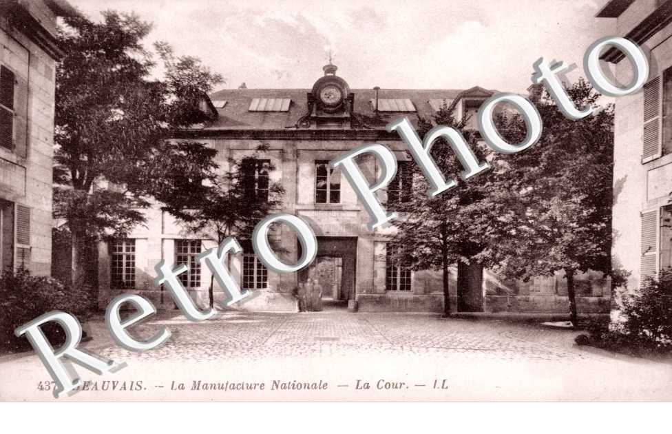 la Manufacture Nationale, la Cour