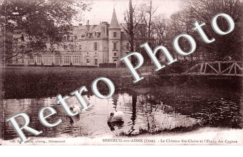 Le Chateau Ste Claire et l'Etang des Cygnes