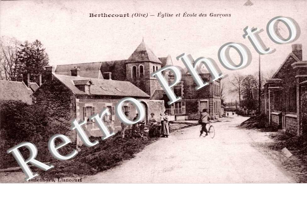 Eglise et ecole des garcons