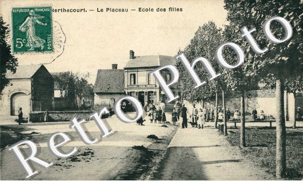 la Place, Ecole des Filles