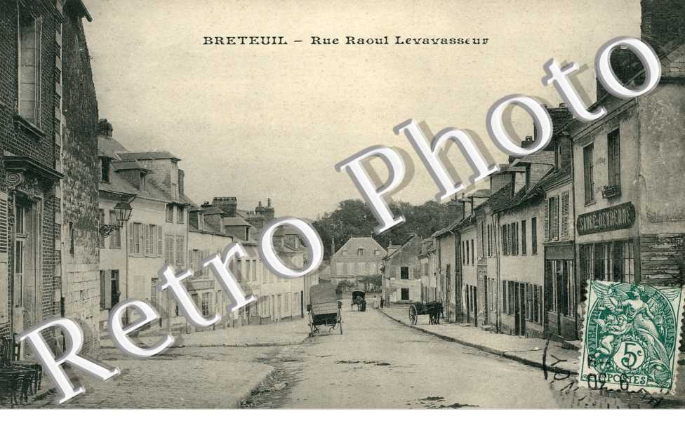 la Rue des Ecoles et l'Ecole Communale