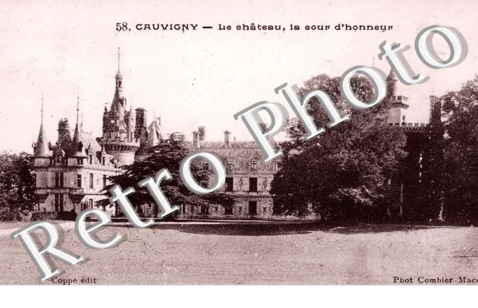 le Chateau, la Cour d&#039;Honneur