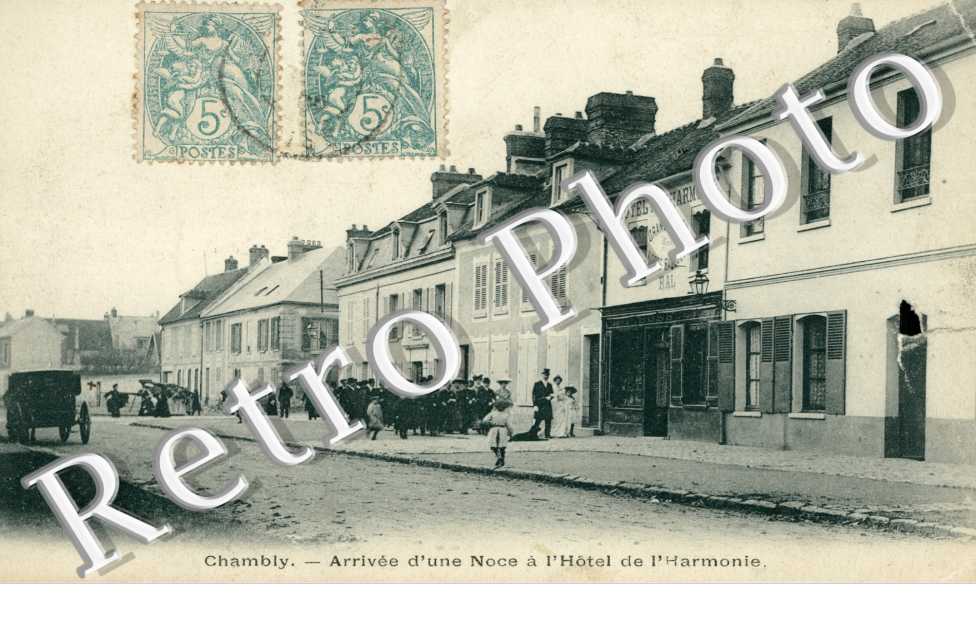 Arrivee d'une Noce a l'Hotel de l'Harmonie
