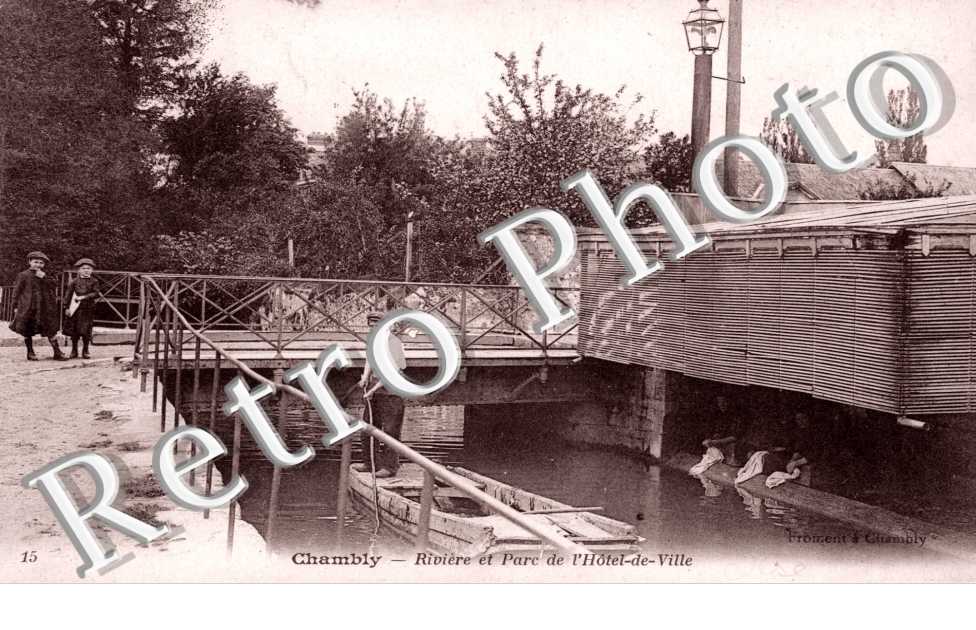 Riviere et Parc de l'Hotel-de-Ville