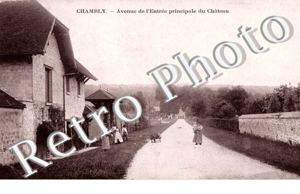 Avenue de l'Entree principale du Chateau