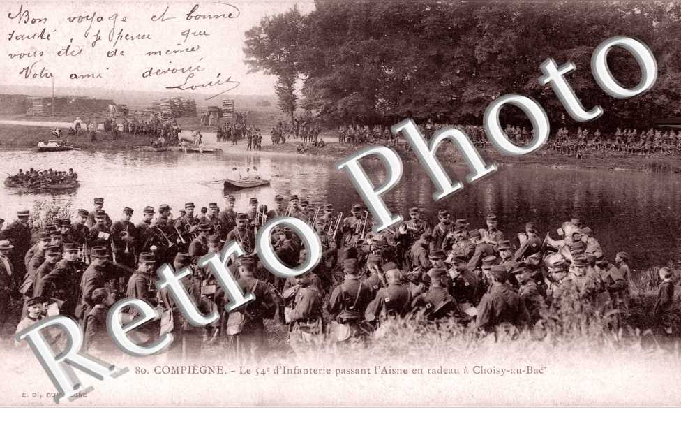 le 54 eme d'infanterie en passant l'Aisne en radeau