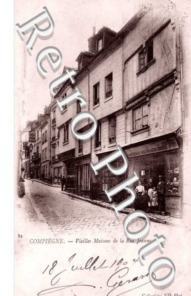 la Rue Jeanne d'Arc, vieilles maisons