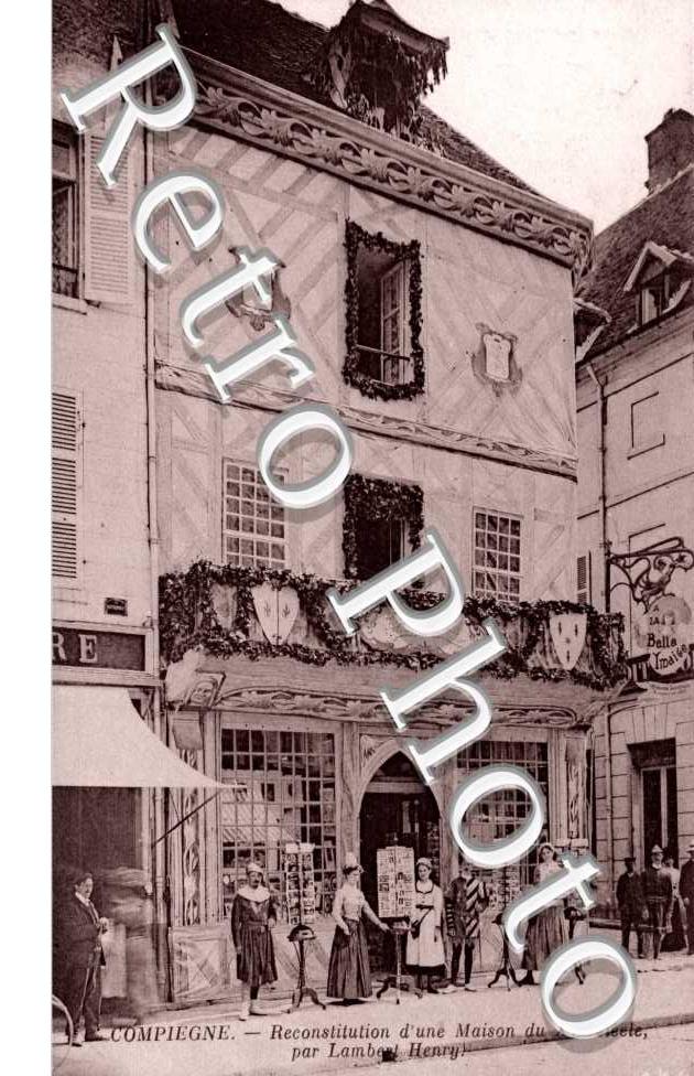 Reconstitution d'une maison du XVeme siecle par Lambert Henry
