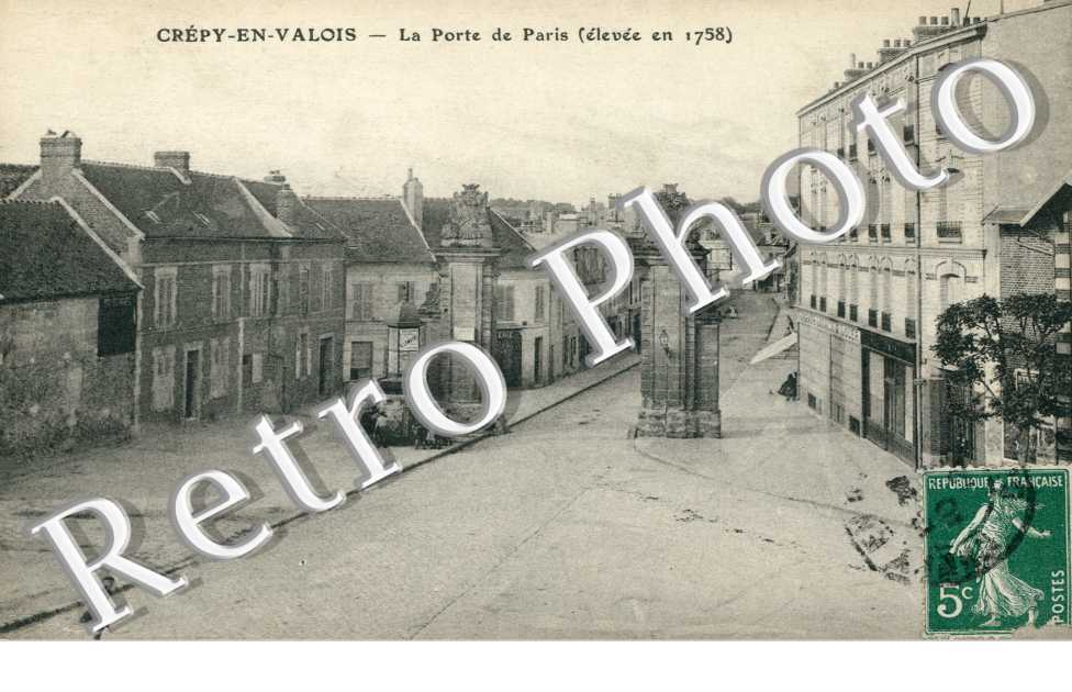 Porte de Paris elevee en 1758
