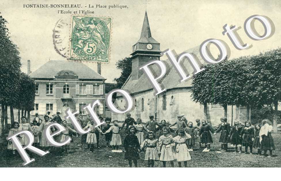 La place publique, l'ecole et l'eglise
