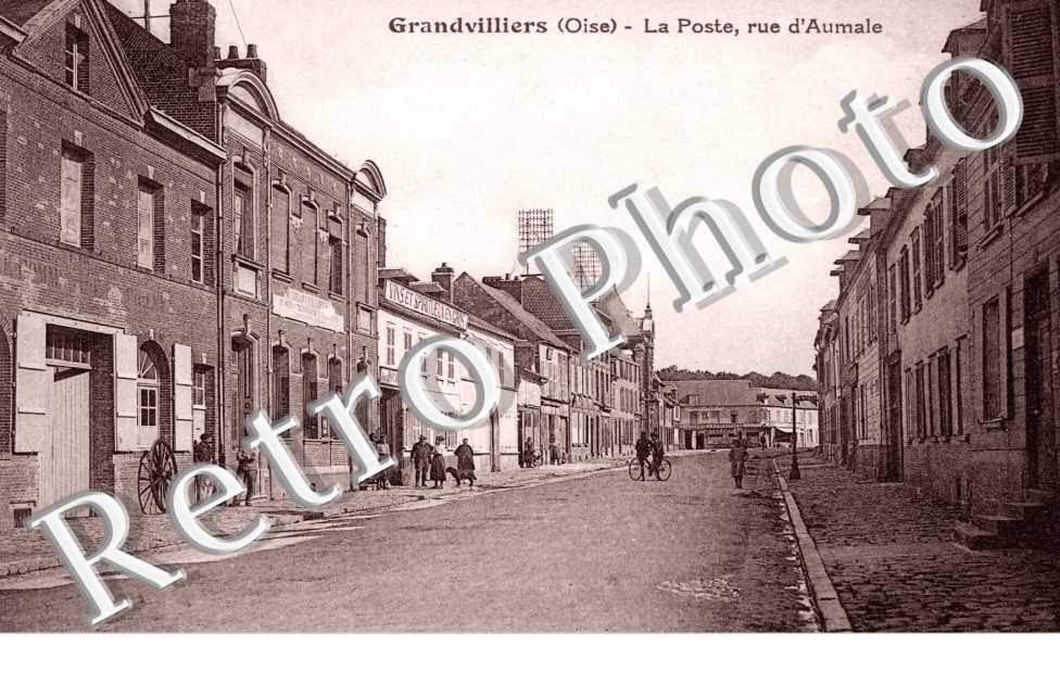 Rue d'Aumale, la Poste