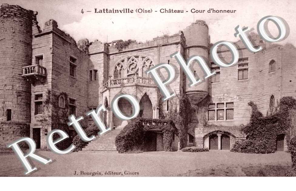 le Chateau - Cour d'Honneur