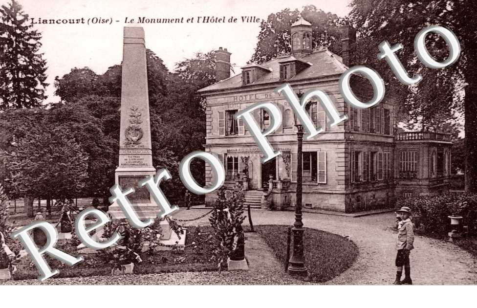Monument et Hotel de Ville