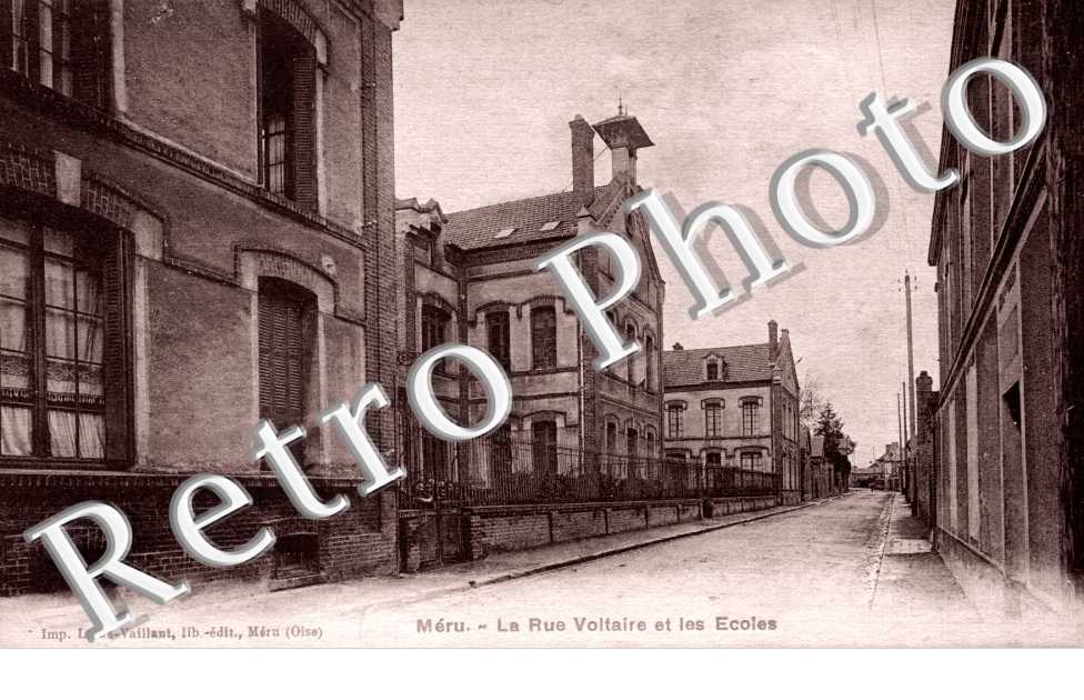 la rue Voltaire et les Ecoles