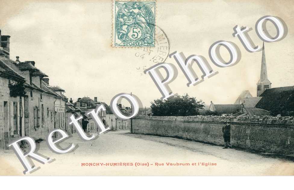 Rue Vaubrum et l'Eglise