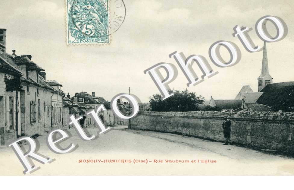Rue Vaubrun et l'Eglise