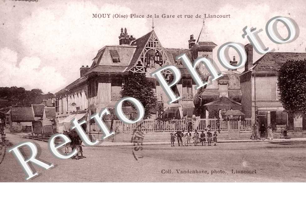 place de la gare et rue de Liancourt