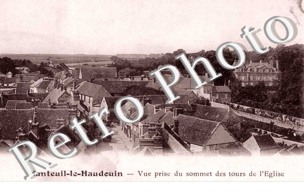 Vue prise du sommet des Tours de l'Eglise