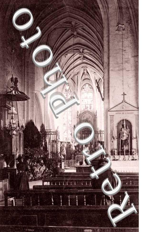 interieur de l' eglise