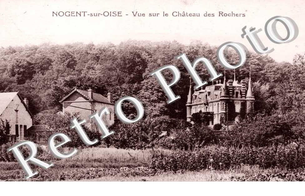 Vue sur le Chateau des Rochers