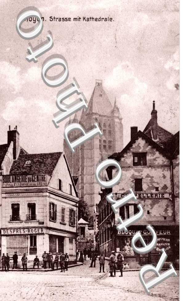 strasse mit kathedrale