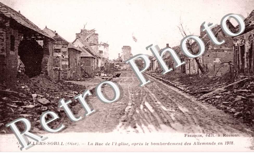 La rue de l'eglise, apres le bombardement des allemands 1918