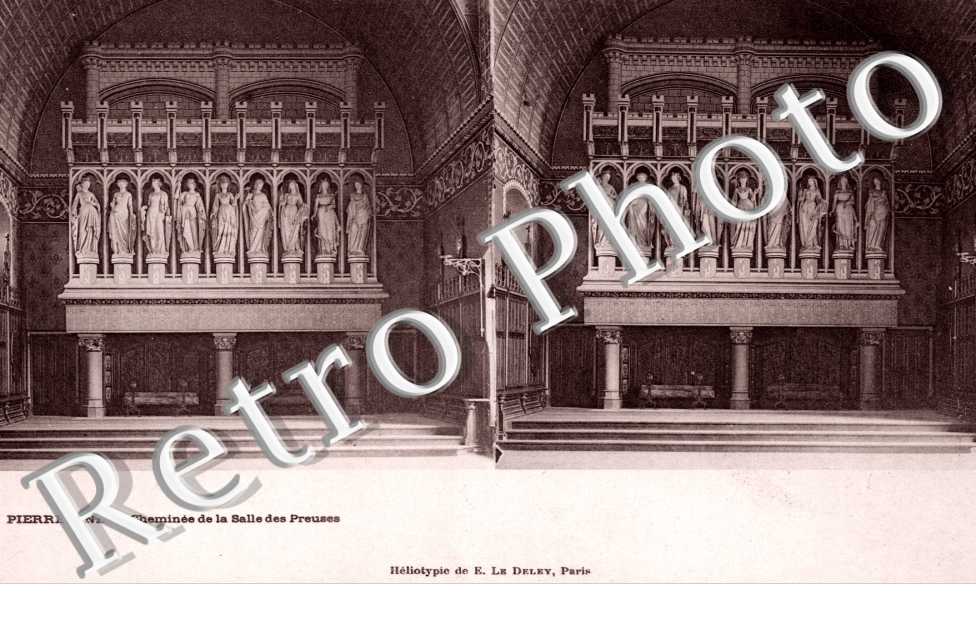 Cheminee de la salle des Preuses