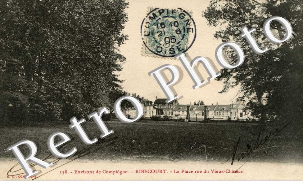 la place rue du Vieux Chateau