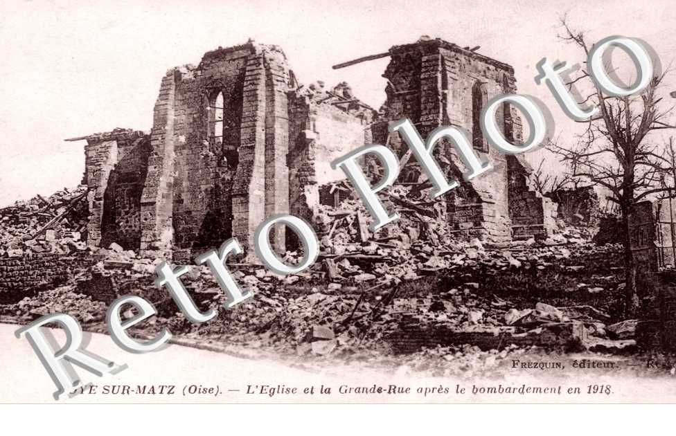 l'eglise et la grande rue après le bombardement
