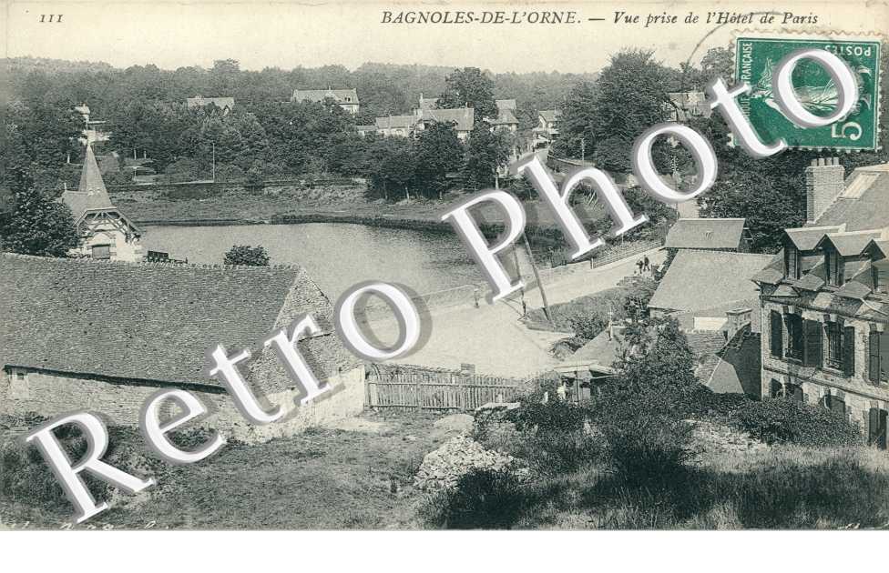 vue prise de l'Hotel de Paris