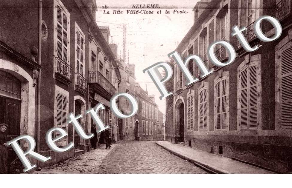 la rue Ville Clause et la poste