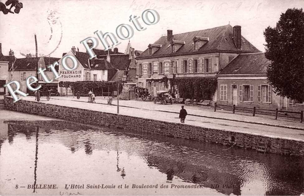 l&#039;Hotel Saint-Louis et le Boulevard des Promenades