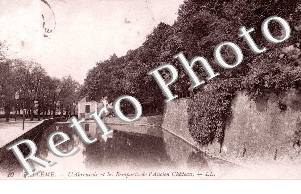 l&#039;abreuvoir et les Remparts