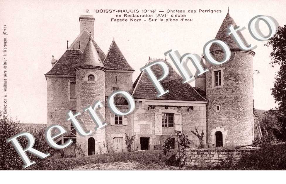 chateau des Perrignes, facade nord, sur la piece d&#039;eau