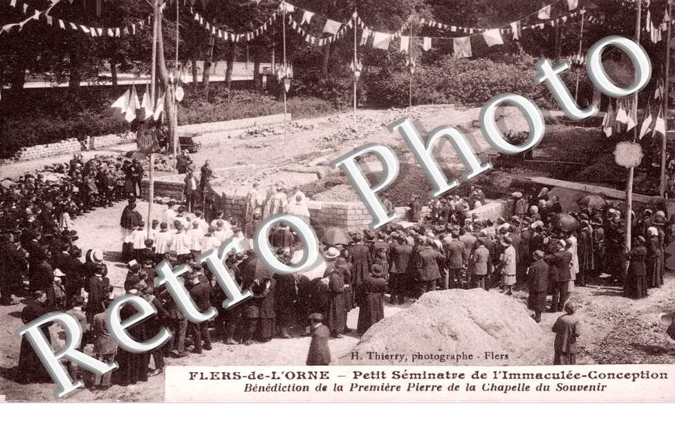 Ceremonie de la pose de la premiere pierre de la Chapelle du Souvenir