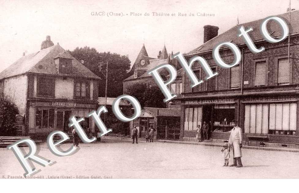 Place du Theatre et Rue du Chateau