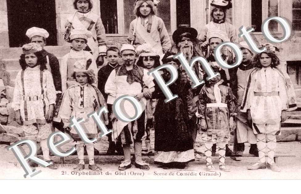 orphelinat de Giel, scene de comedie