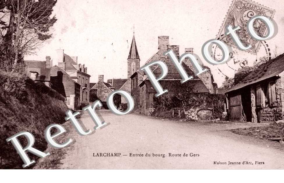 L&#039;Entree du Bourg, Route de Gers