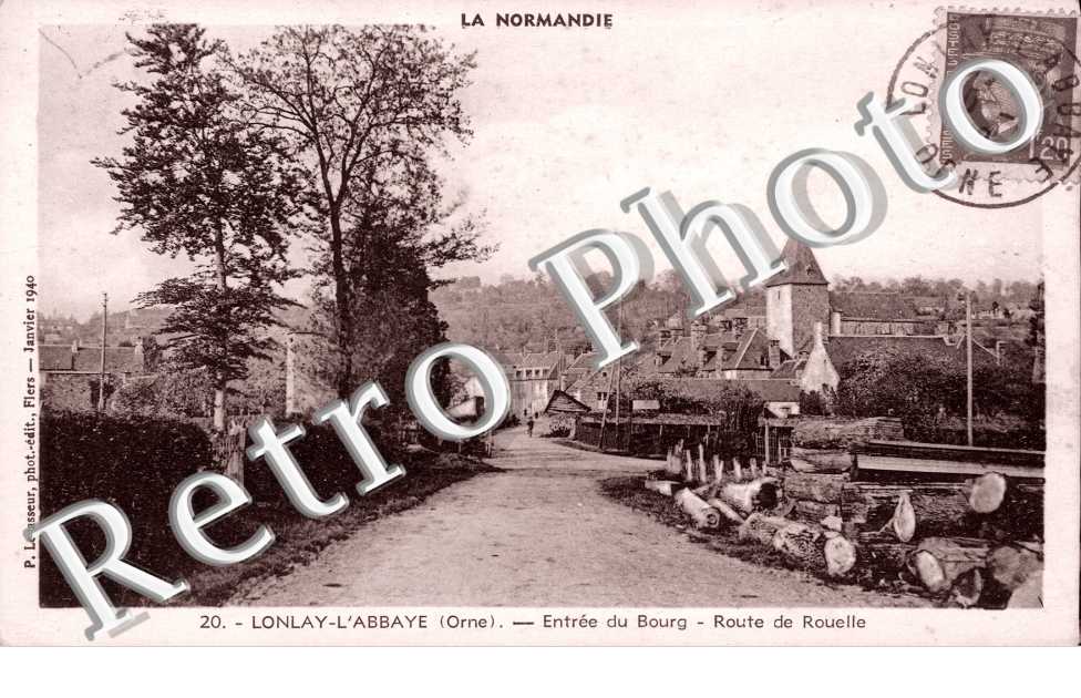 Entree du Bourg, Route de Rouelle