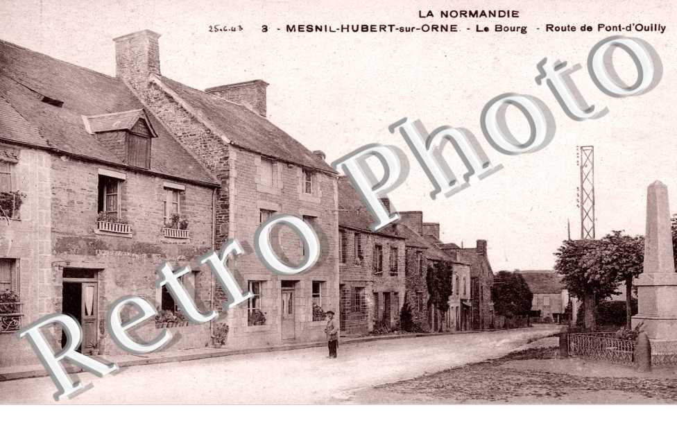 le bourg, route de Pont d&#039;Ouilly
