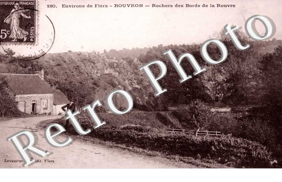 Rouvron, rochers des bords de la Rouvre