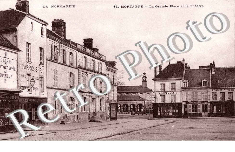 la Grande Place et le Theatre