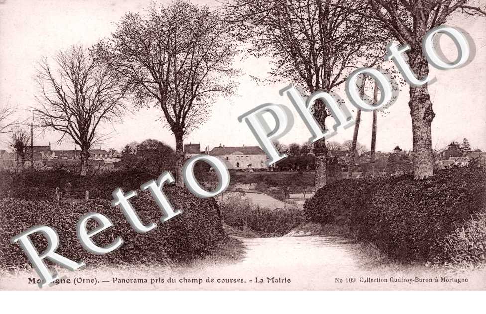Panorama pris du Champ de Courses, la Mairie