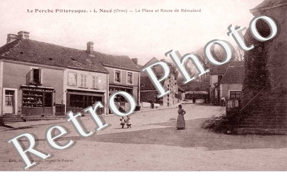 La Place et Route de Remalard